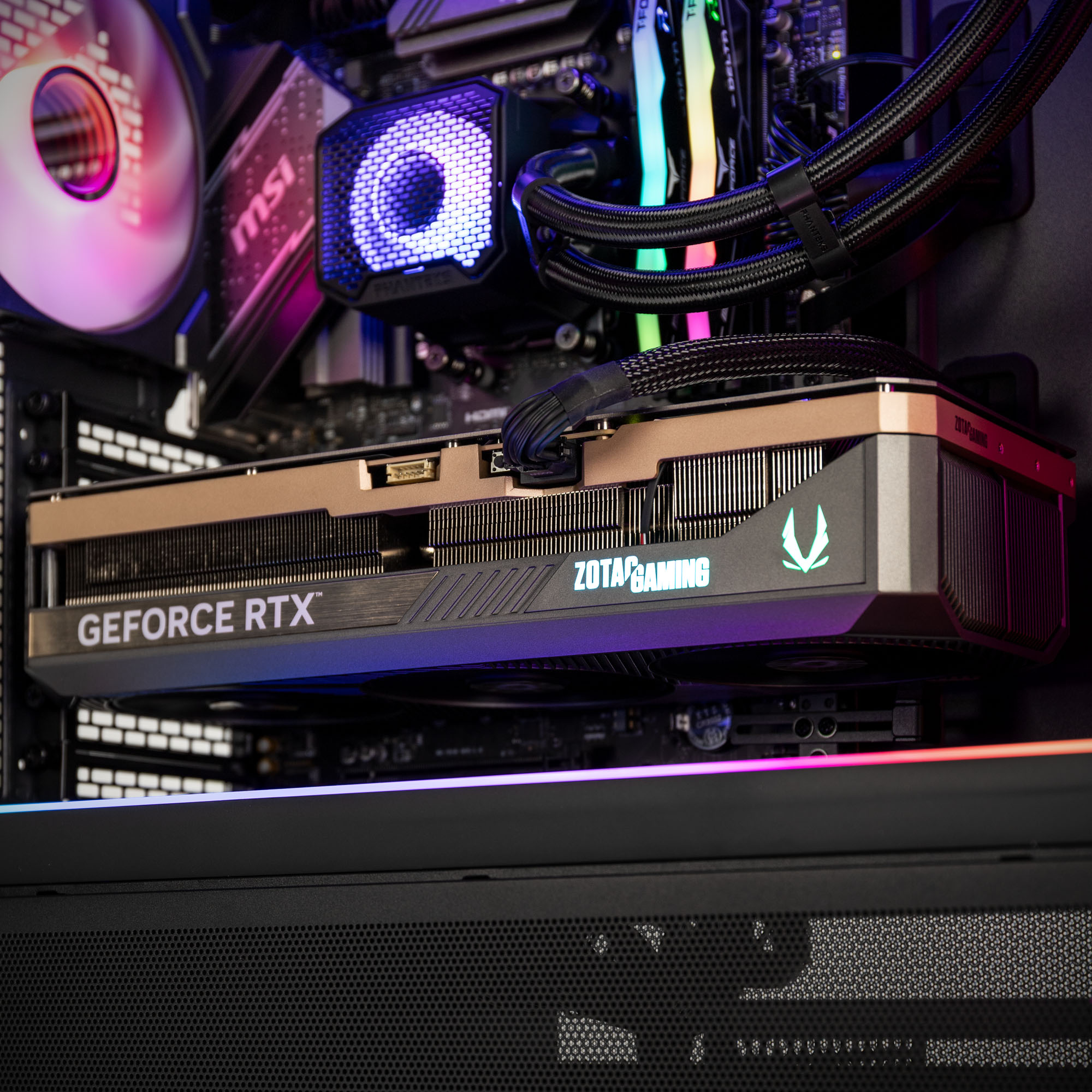 Gaming-PC Cosmic Pulse von innen